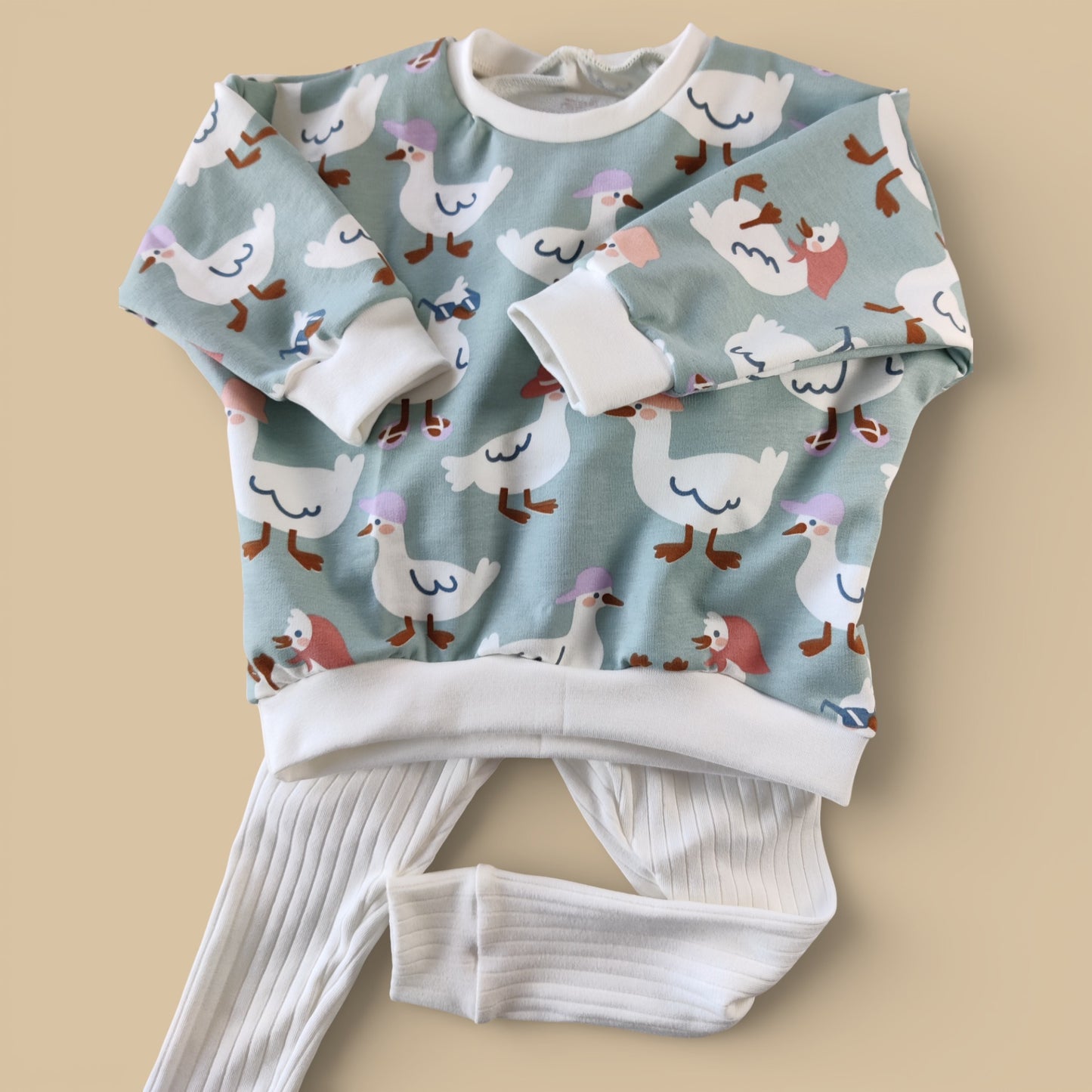 Oversized Tröja Silly Goose + BREDA RIBBADE Leggings storlek 80